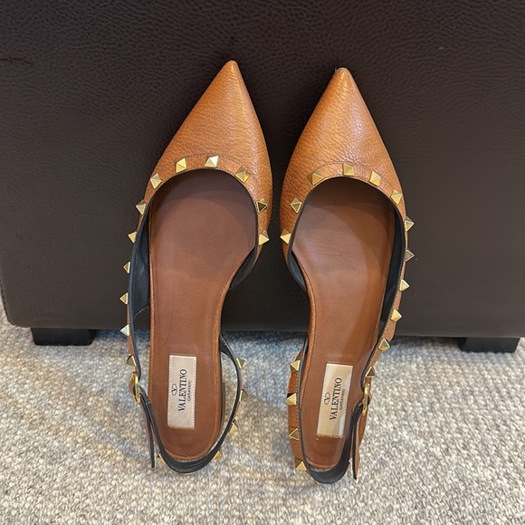 Valentino brown with gold studs and new base. Almost new. Lightly worn - Picture 3 of 5